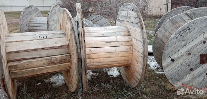 Катушка от кабеля деревянная
