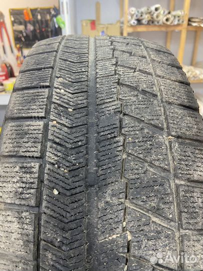 Bridgestone Blizzak VRX 215/55 R17 94Q