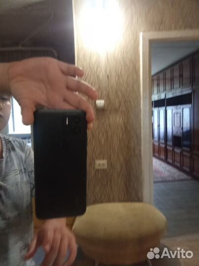 Продам телефон поко с51