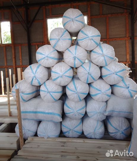 Опилки сухие в мешках