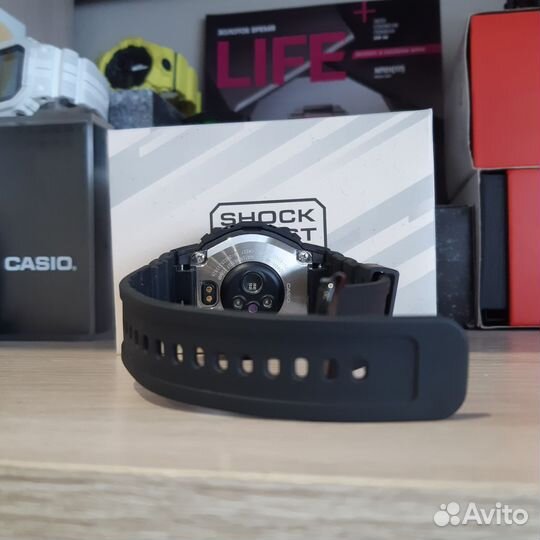 Смарт часы Casio G-Shock DW-H5600-1E новые