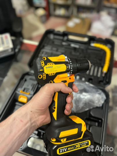 Шуруповерт dewalt безщеточный