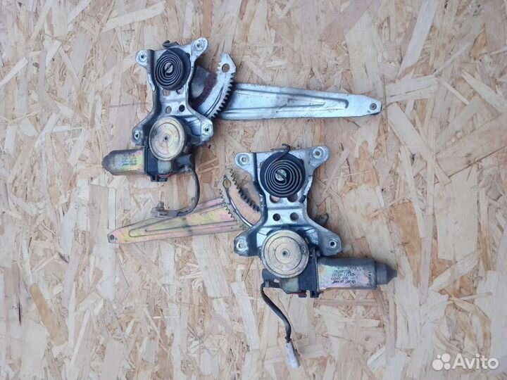 Секлоподемник задний Toyota ae110 ae115