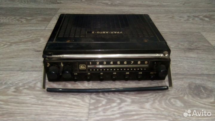 Автомобильный радио приёмник 