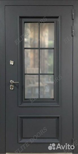 Парадная металлическая входная дверь с окном