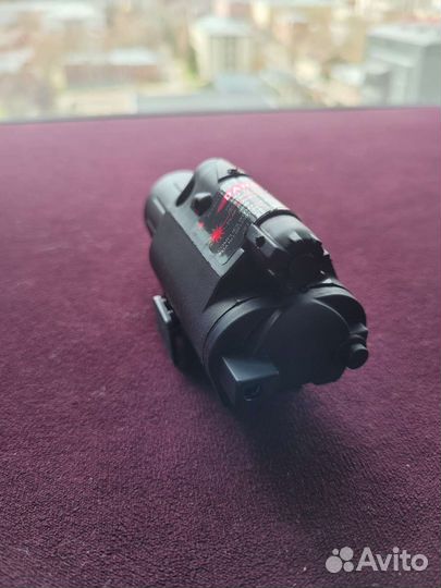 Лазерный целеуказатель с фонарем и кнопкой