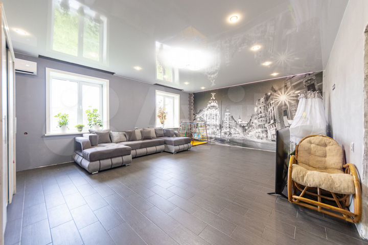 Коттедж 210 м² на участке 15 сот.