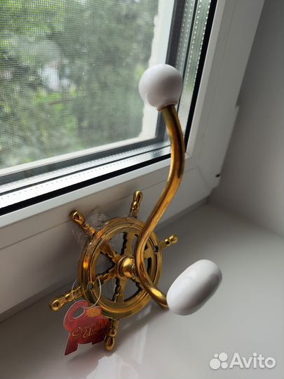 Вешалки крючки