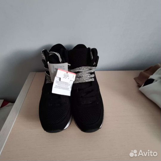 Новые кроссовки