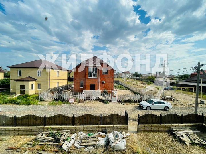 Дом 250 м² на участке 8 сот.