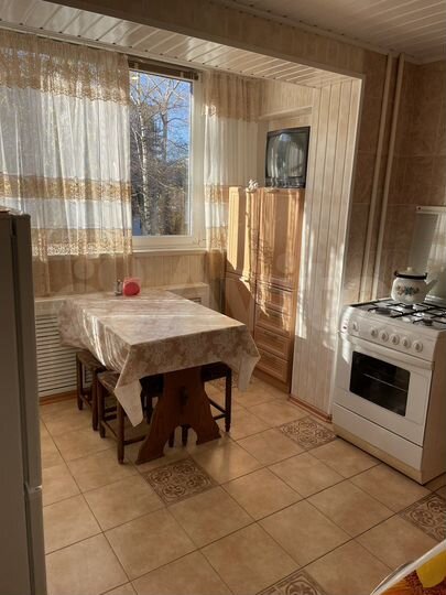 3-к. квартира, 75 м², 2/5 эт.