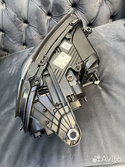 Передняя левая фара Mercedes W213 2021года