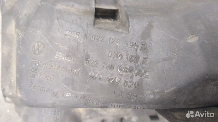 Корпус воздушного фильтра Volkswagen Transporter 4, 2003