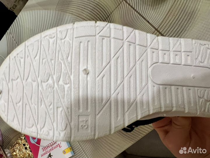 Кроссовки детские