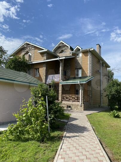 Гостиница, 900 м²