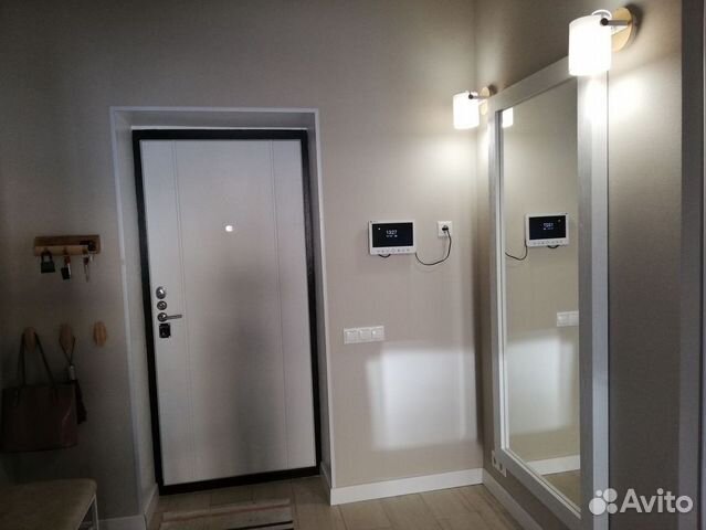 Зеркало в прихожую из массива