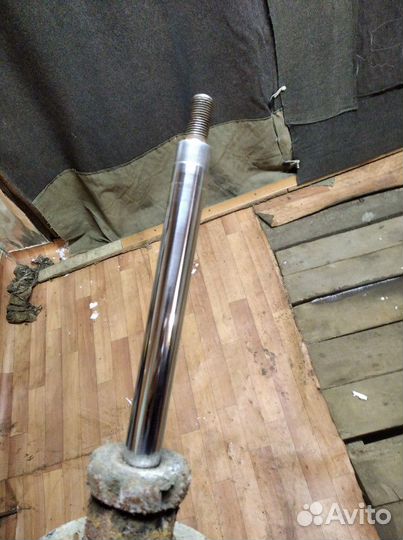 Амортизатор передний левый scoda A5