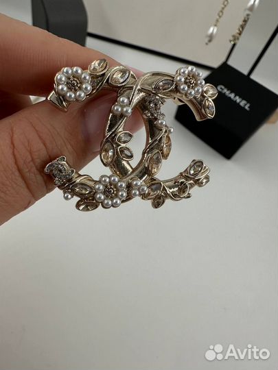 Кулон,серьги,брошь Chanel