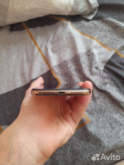 iPhone Xs, 64 ГБ