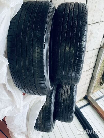 Bridgestone Dueler H/T 843 215/60 R17