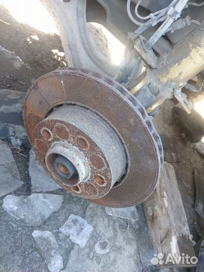 Передний поворотный кулак opel omega а