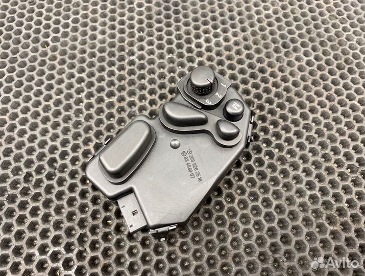 Блок сиденья левый Mercedes-Benz Clk-Class W209