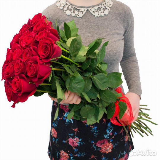 Шикарный букет из 25 красных роз с доставкой