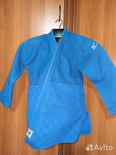Дзюдоги Mizuno без штанов (белая и синяя)