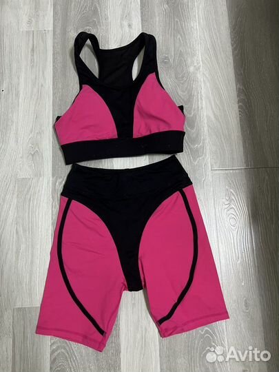 Костюм для занятия спортом