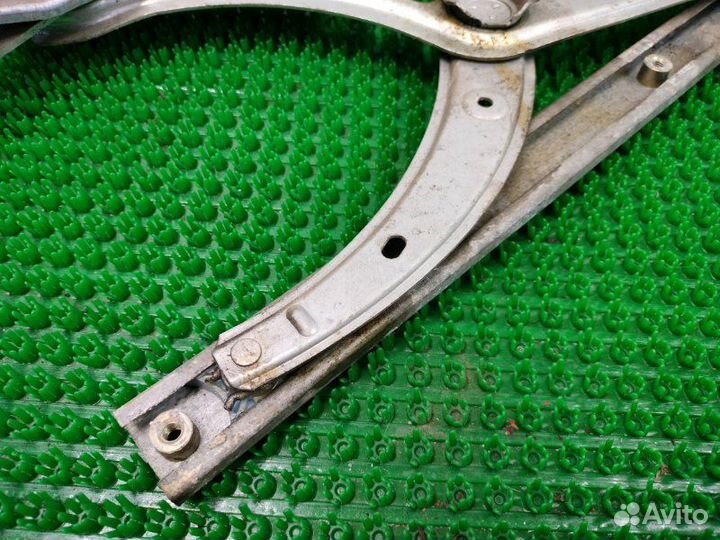 Стеклоподъемник передний правый Volkswagen Passat