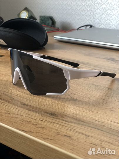 Спортивные очки