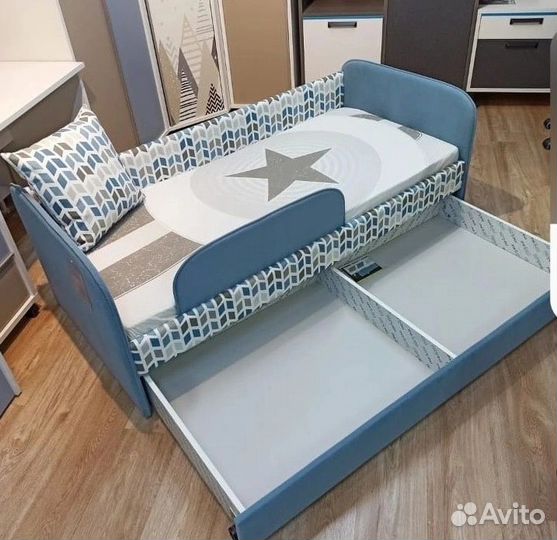 Кроватка с бортиком