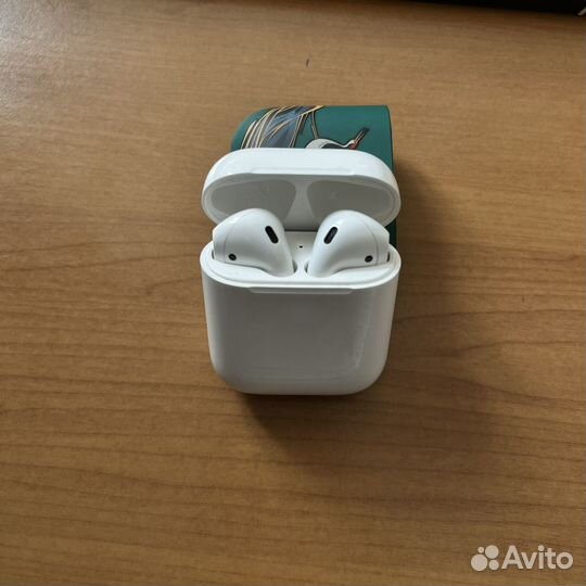 Беспроводные наушники apple airpods 1