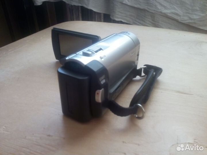 Видеокамера Sony DCR-SX60E