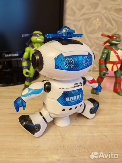 Игрушка робот