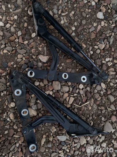 Петли крышки багажника Форд фокус 2