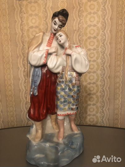 Статуэтки фарфор