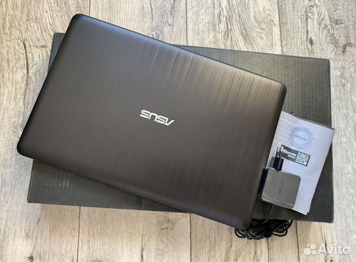 Ноутбук Asus идеальное состояние