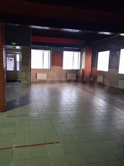 Здание, 700 м²