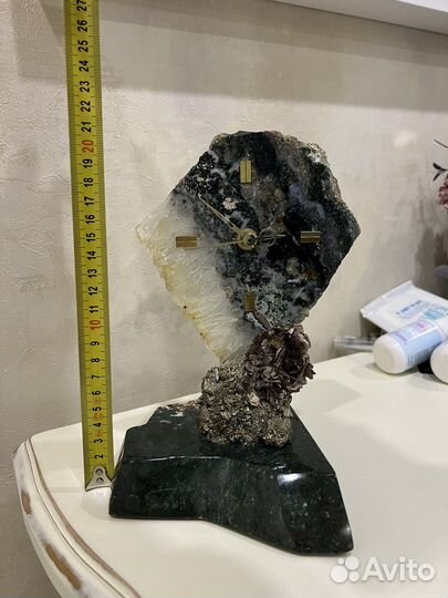 Часы из малахита и других самородков