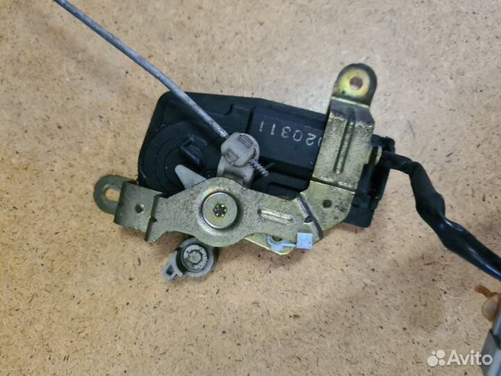 Активатор замка багажника Honda Cr-V 2002