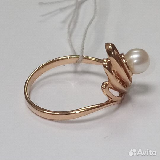 Золотое кольцо с жемчугом