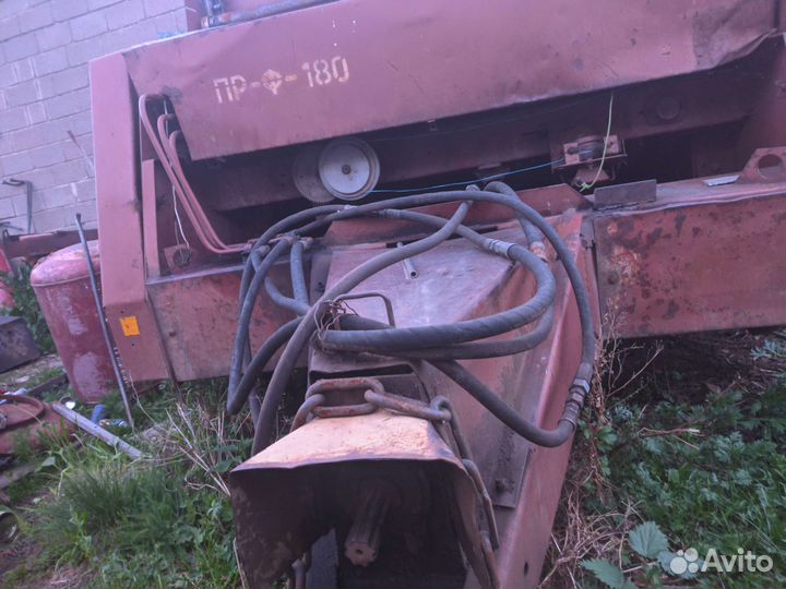 Пресс-подборщик БобруйскСельмаш ПРФ-180, 2011