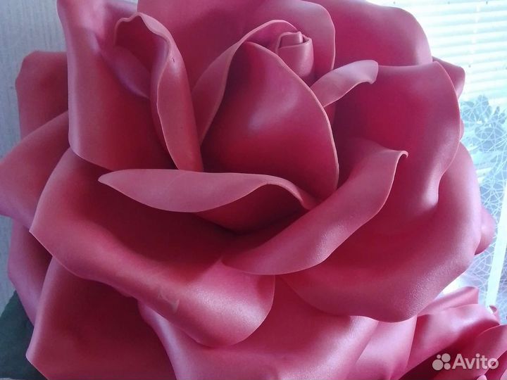 Ростовые цветы из изолона