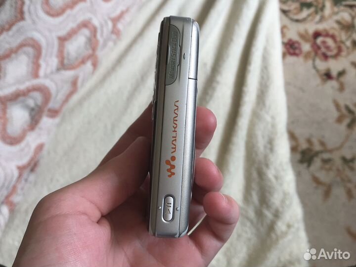 Sony Ericsson W700i