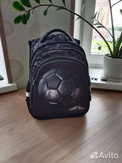 Рюкзак школьный