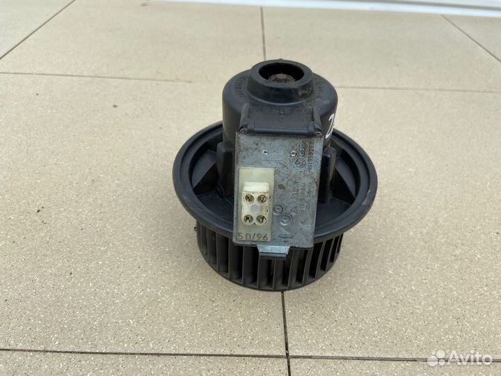 Моторчик печки Volkswagen Golf 2