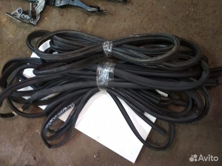 Резиновые уплотнители Ford Focus 2