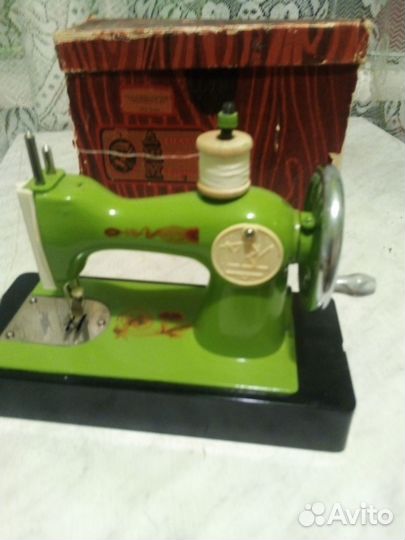 Детская швейная машинка