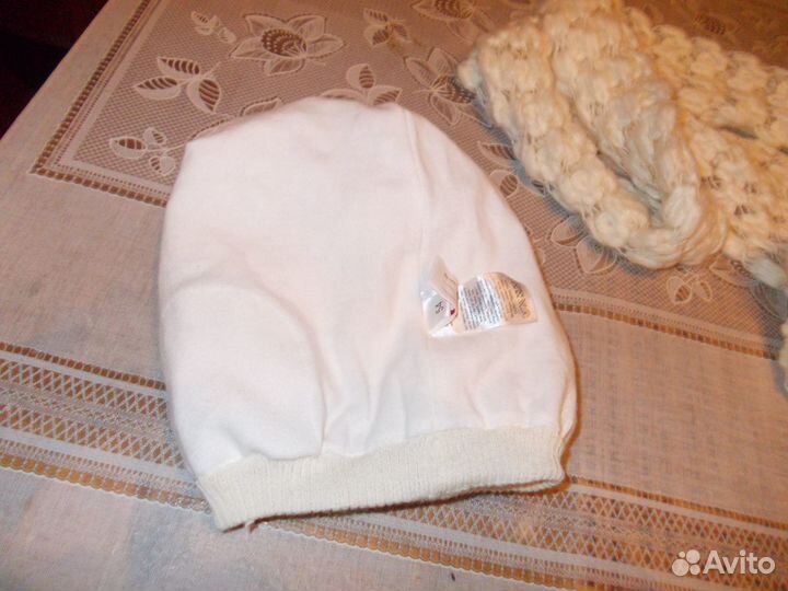 Шапка-берет с шарфом вязанные